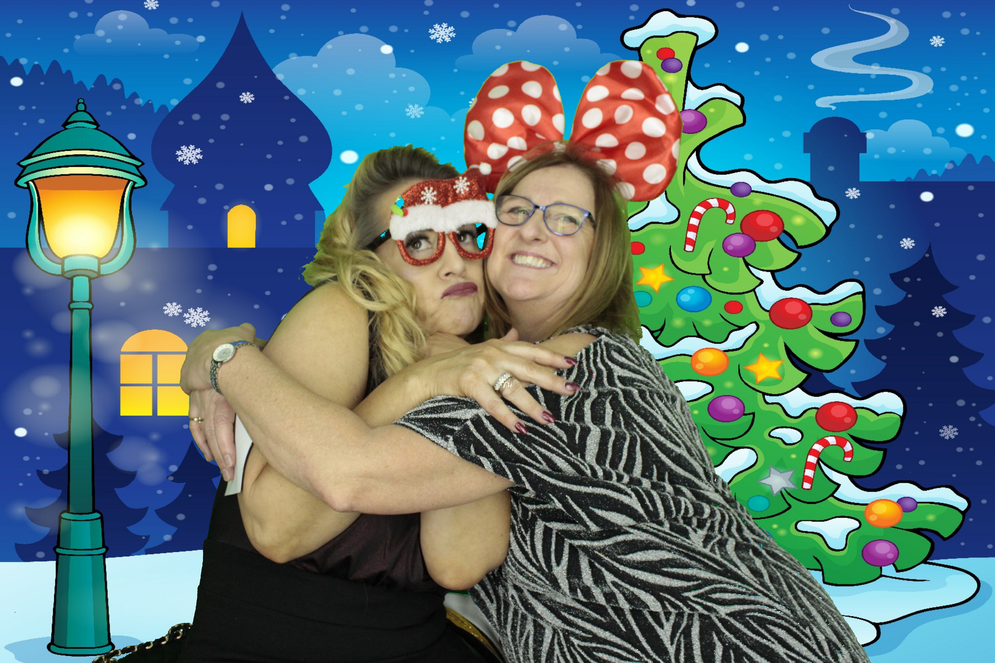 Ocean Network Express Christmas Party 2019 | View more photos from the event at gallery.myphotoboothexperience.co.uk/u/MyPhotoBoothExperienceLtd/Ocean-Network-Express-Christmas-Party-2019
